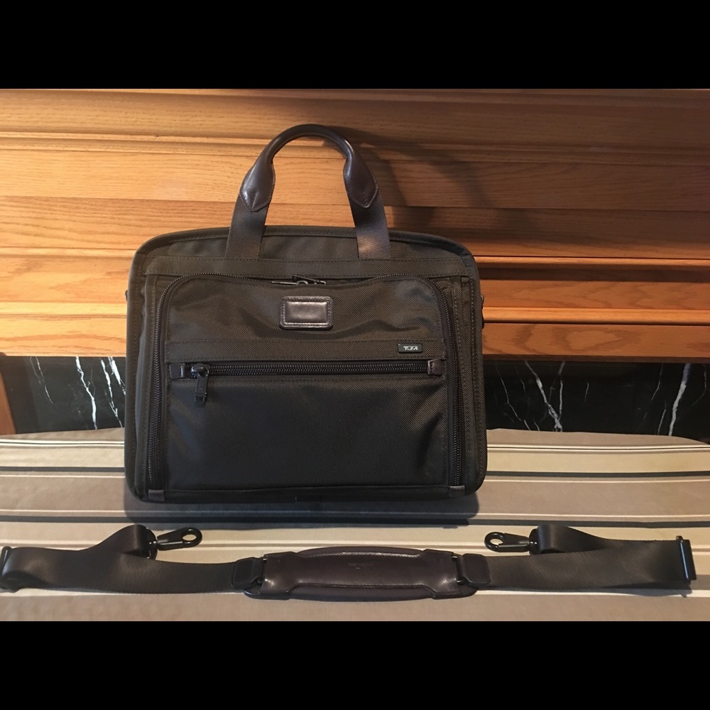 TUMI Expandable Organizer Laptop Briefcase UNISEX